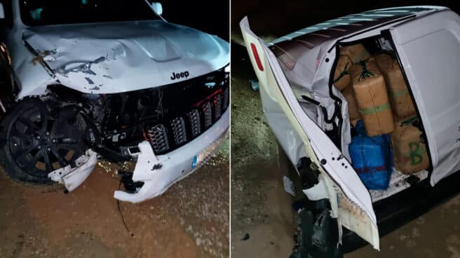 Estado en quedó el viernes un coche de la Guardia Civil (izquierda) tras colisionar con una furgoneta de unos narcos en Algeciras.