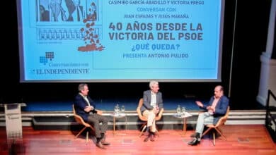 PSOE 1982, cuatro décadas de viraje desde la ilusión al pragmatismo