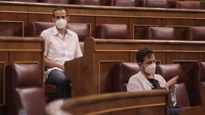 El diputado Miguel Ángel Bustamante (arriba), en el Congreso de los Diputados. El diputado Miguel Ángel Bustamante (arriba), en el Congreso de los Diputados.