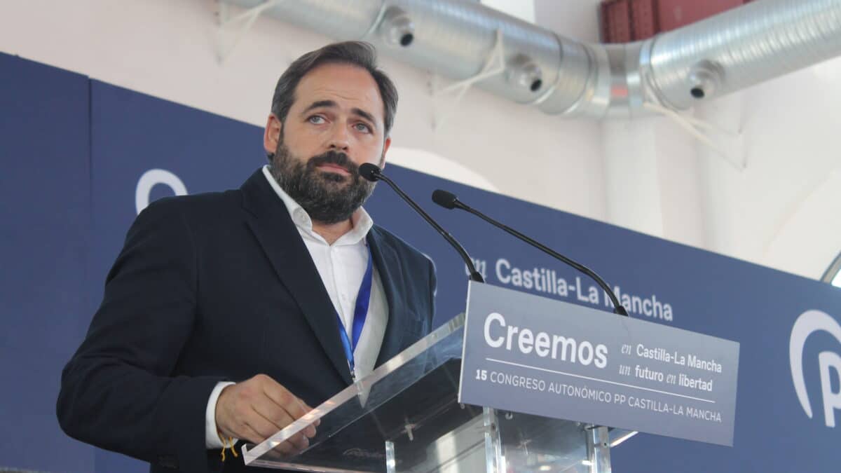 El presidente del Partido Popular de Castilla-La Mancha, Paco Núñez, interviene en la clausura del XV Congreso del PP de Castilla- La Mancha, que lo reeligió para el cargo
