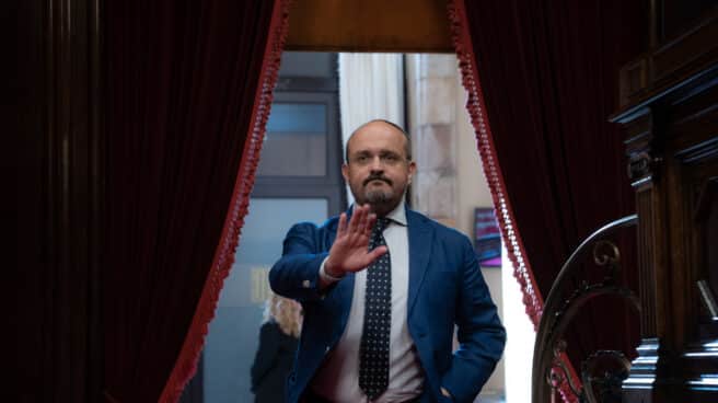 El presidente del Partido Popular catalán, Alejandro Fernández, llega a la segunda sesión del Debate de Política General, en el Parlament, a 30 de septiembre de 2022 El presidente del Partido Popular catalán, Alejandro Fernández, llega a la segunda sesión del Debate de Política General, en el Parlament, a 30 de septiembre de 2022