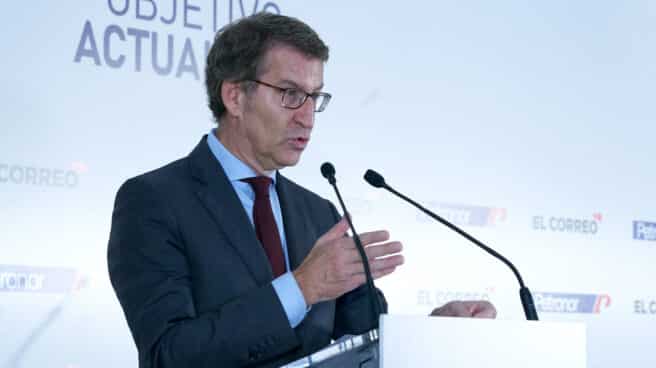 El presidente del Partido Popular (PP), Alberto Núñez Feijóo, interviene durante el ‘Ciclo de encuentros con grandes protagonistas del momento’ organizado por 'El Correo' y Petronor, en el Hotel Ciudad de Vitoria El presidente del Partido Popular (PP), Alberto Núñez Feijóo, interviene durante el ‘Ciclo de encuentros con grandes protagonistas del momento’ organizado por 'El Correo' y Petronor, en el Hotel Ciudad de Vitoria