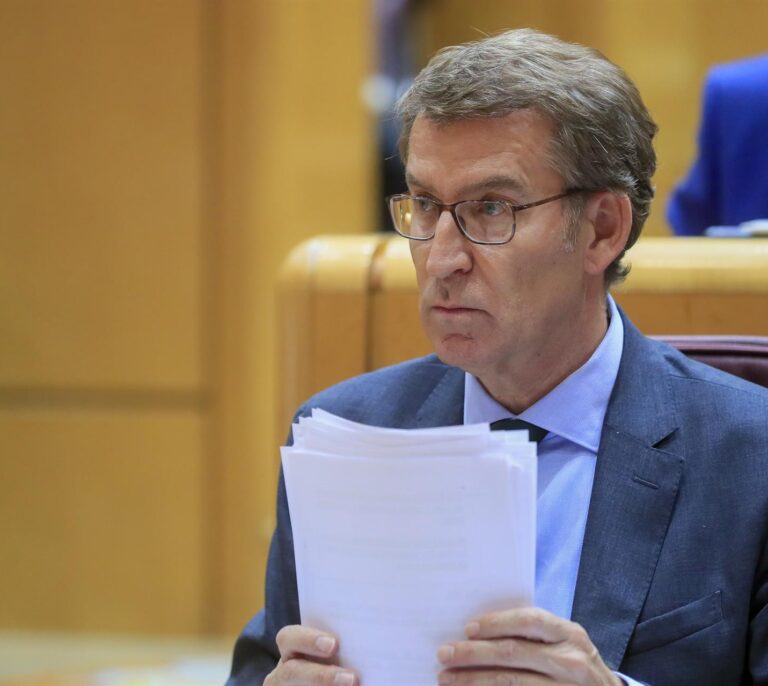 Feijóo acusa a Sánchez de "insolvencia o mala fe" por mantener los Presupuestos con "datos ficticios"