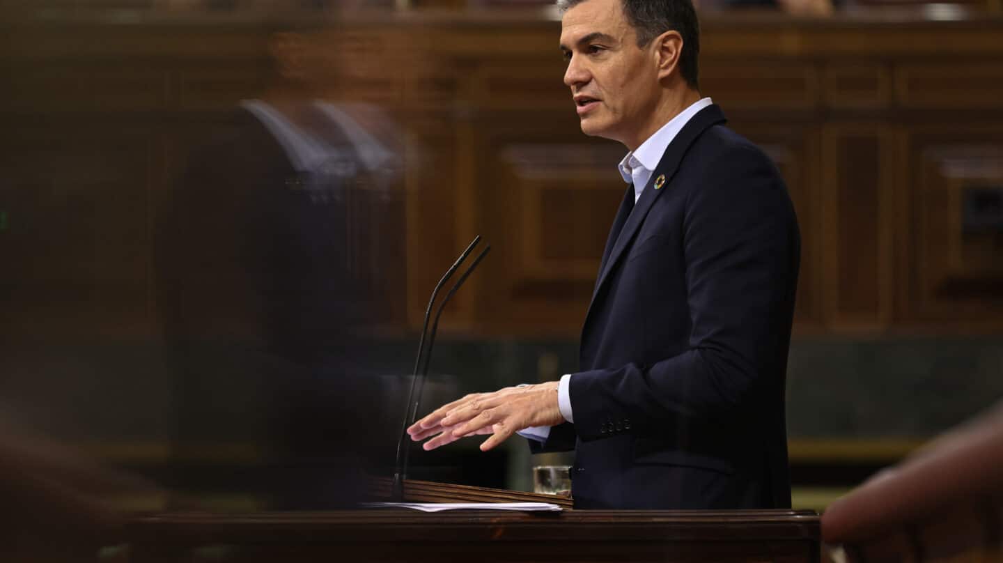El presidente del Gobierno, Pedro Sánchez, interviene durante una sesión plenaria en el Congreso de los Diputados