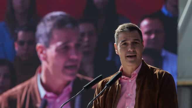 Pedro Sánchez interviene en un acto político de los socialistas, en el polideportivo Juan de la Cierva (Madrid)