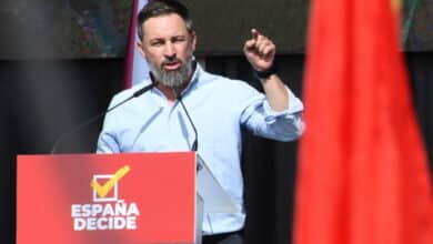 Abascal presenta su nuevo 'España decide' con ocho 'referéndums' sobre inmigración, clima o competencias