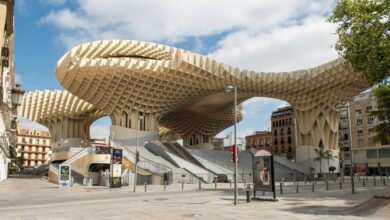 Una menor cae desde cinco metros de altura en las Setas de la Encarnación en Sevilla