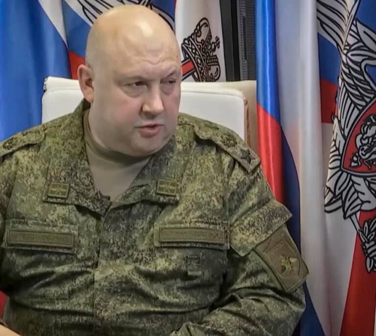 El ejército ruso ordena la evacuación de Jersón: "La batalla es inminente"