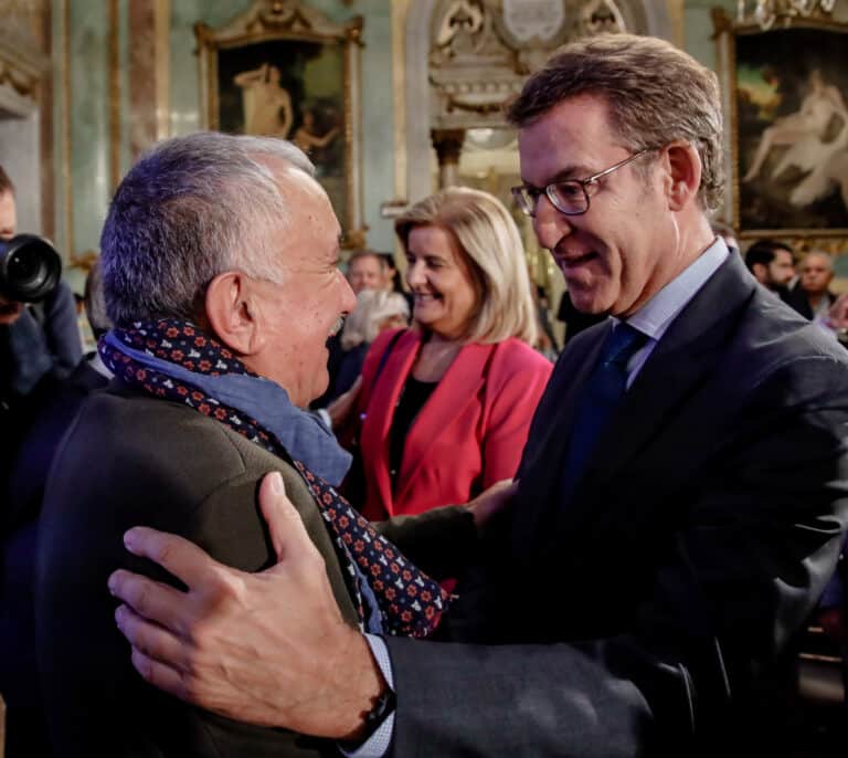 Feijóo rebaja sus exigencias pero insiste en dejar "por escrito" los acuerdos del CGPJ
