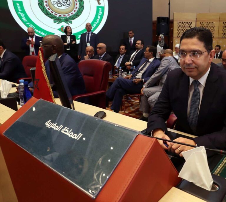 Mohamed VI invita al presidente argelino a "dialogar" en Marruecos tras su ausencia en la cumbre de la Liga Árabe