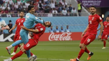El choque que ha dejado KO al portero de Irán en el partido con Inglaterra