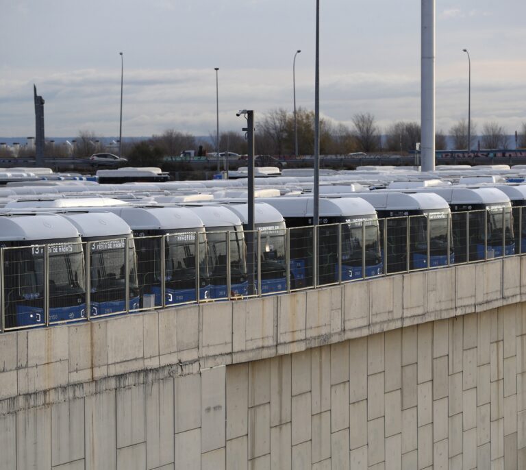 Esta madrugada comenzará el paro indefinido de transportistas que supondrá 600 millones de pérdidas