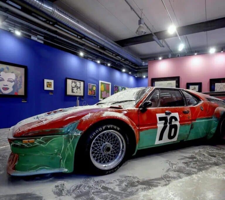 Nuevo ataque al arte: activistas rocían de harina una obra de Andy Warhol en Milán