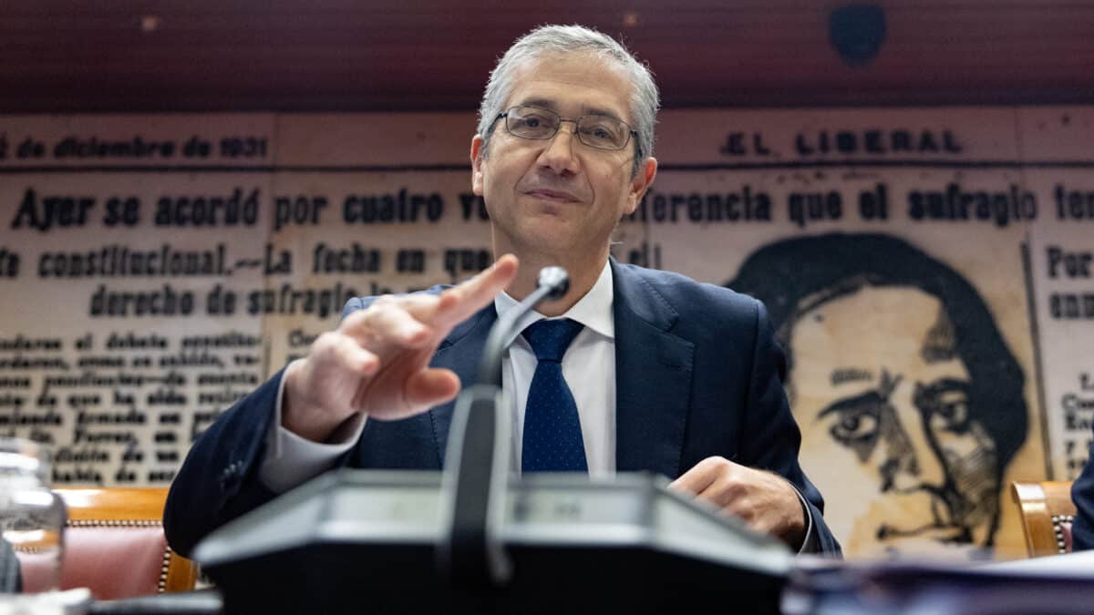 El gobernador del Banco de España, Pablo Hernández de Cos, en la Comisión de Presupuestos del Senado.