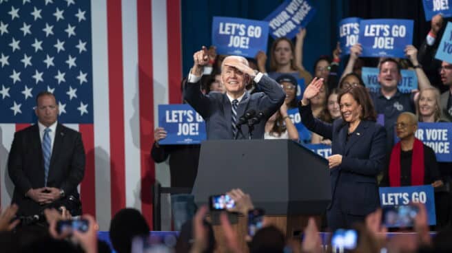 Biden y Harris celebran los resultados en las midterms Joe Biden y Kamala Harris en un acto poselectoral en Washington