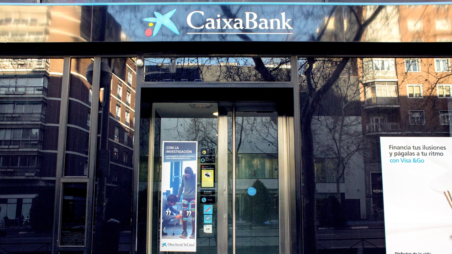 CaixaBank ofrece nuevas facilidades a clientes mayores de 65 años