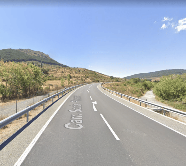Mueren cuatro personas y dos resultan heridas en una colisión entre tres turismos en Ávila