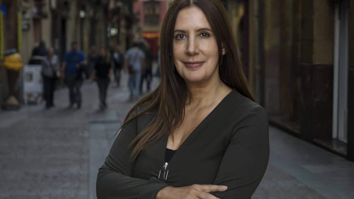 Dolores Redondo: "No escribo crítica social porque los políticos no me interesan"
