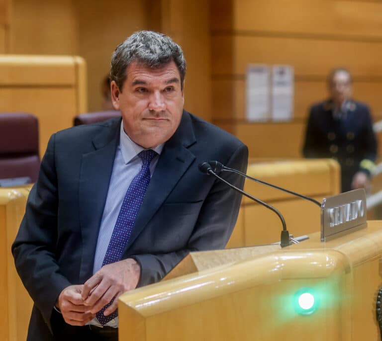 El Gobierno no cree que la CEOE acepte su plan de subir las cotizaciones a los sueldos más altos