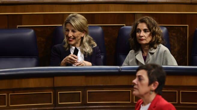 Aizpurua pasa por delante de Díaz y Montero en el Congreso. Aizpurua pasa por delante de Díaz y Montero en el Congreso.