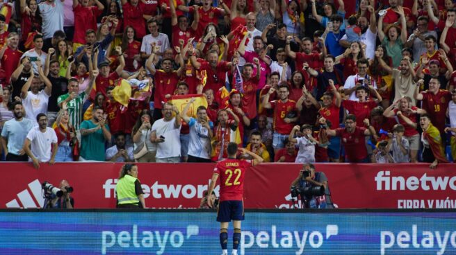 Pablo Sarabia celebra un gol con la Selección Española de Fútbol