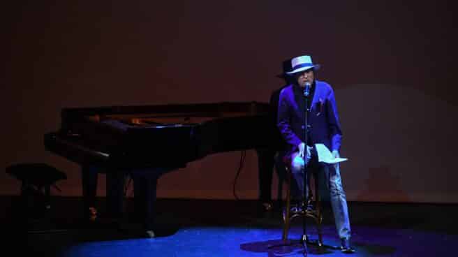 Las entradas para la gira de Joaquín Sabina serán nominativas para evitar la reventa El cantautor Joaquín Sabina en el acto de entrega del título de Hija Predilecta de Madrid a Almudena Grandes