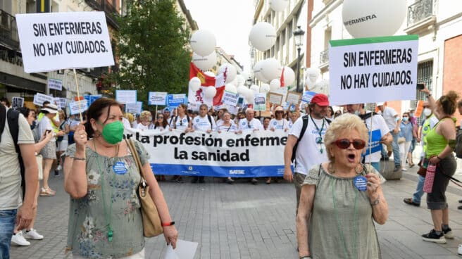 Manifestación de enfermeros contra el “abandono” de la Sanidad. Manifestación de enfermeros contra el “abandono” de la Sanidad.