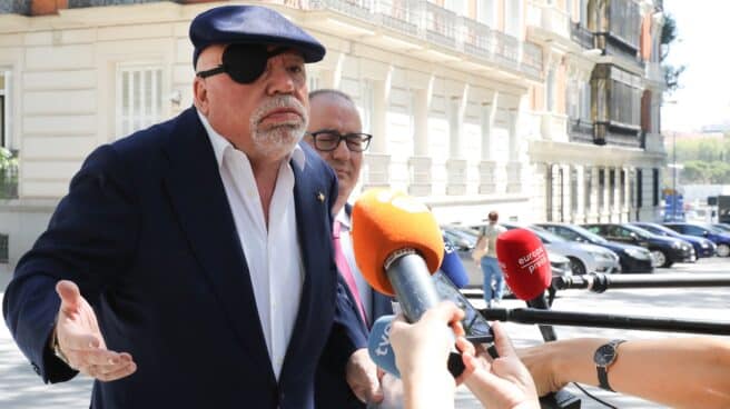 juez-andorra-grabaciones-villarejo-encargos-cierco El comisario retirado José Manuel Villarejo atiende a la prensa a las puertas de la Audiencia Nacional.