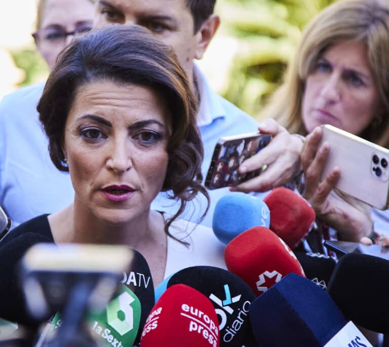 Macarena Olona eleva el tono contra Abascal: "Hay riesgo de ilegalización de Vox"