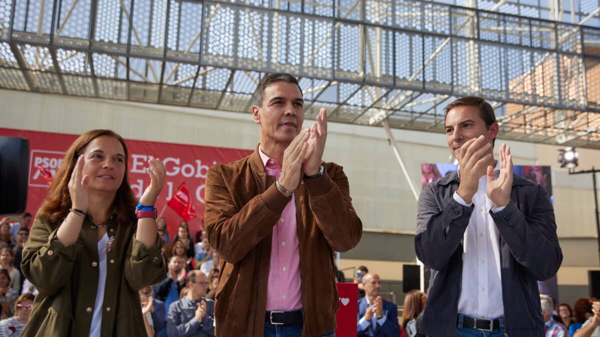 El presidente del Gobierno y líder del PSOE, Pedro Sánchez, interviene en un acto político de los socialistas, en el polideportivo Juan de la Cierva, a 8 de octubre de 2022, en Madrid (España). En este acto el presidente del Gobierno retoma hoy la gira de actos que tiene previsto desplegar el partido socialista dentro de la campaña 'El Gobierno de la Gente', hasta final de año y que tuvo que interrumpir tras haber dado positivo en covid-19. Esta campaña se produce de cara a las elecciones municipales y autonómicas.