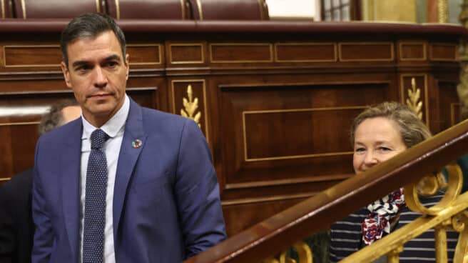 Pedro Sánchez felicita a Giorgia Meloni por su victoria 38 días después de las elecciones de Italia El presidente del Gobierno, Pedro Sánchez y la vicepresidenta primera y ministra de Asuntos Económicos y Transformación Digital, Nadia Calviño