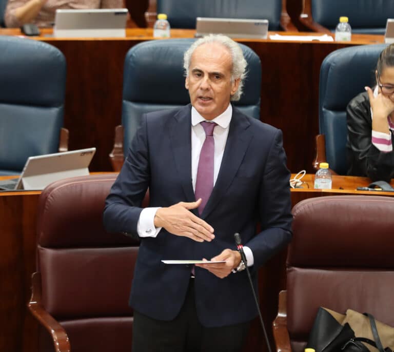 El consejero de Sanidad de Madrid critica la "campaña feroz" de la izquierda contra los centros 24 horas