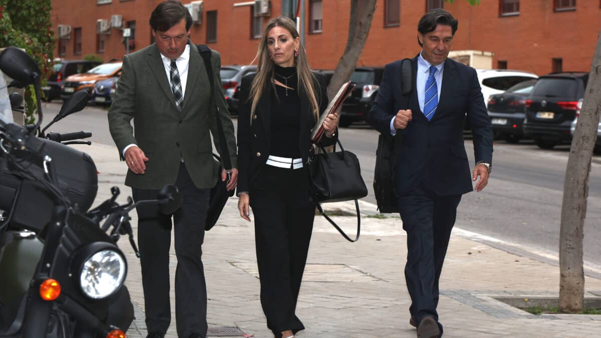 El actor Luis Lorenzo y su mujer, Arantxa Palomino, declaran en los juzgados por la muerte de la tía Isabel