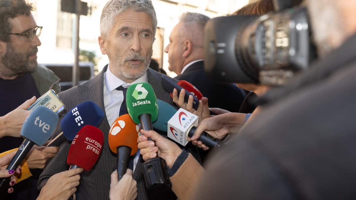 El ministro del Interior, Fernando Grande-Marlaska, atiende a los medios de comunicación