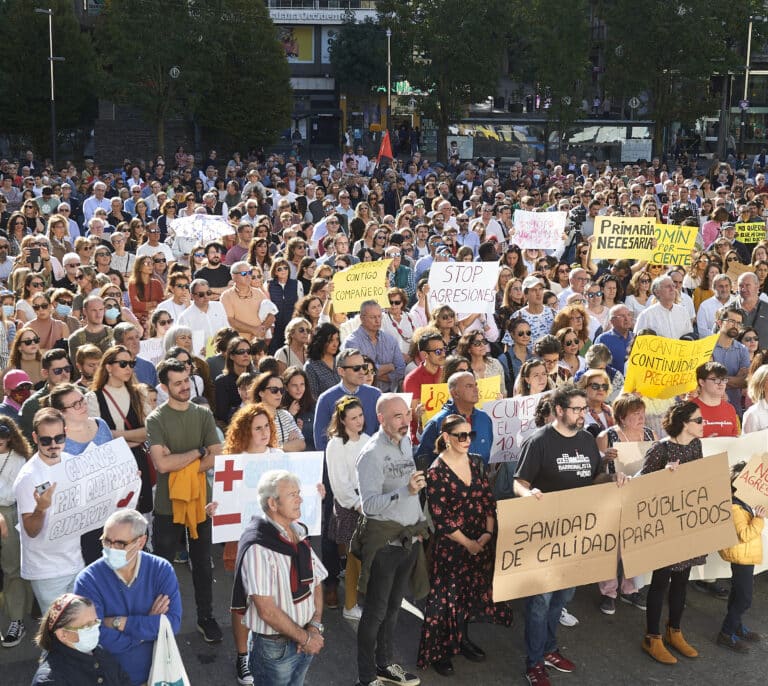 Los médicos de Cantabria no aceptan el preacuerdo con la Consejería de Sanidad y seguirán en huelga