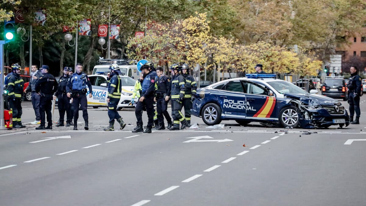 Varios bomberos y agentes de Policía Nacional