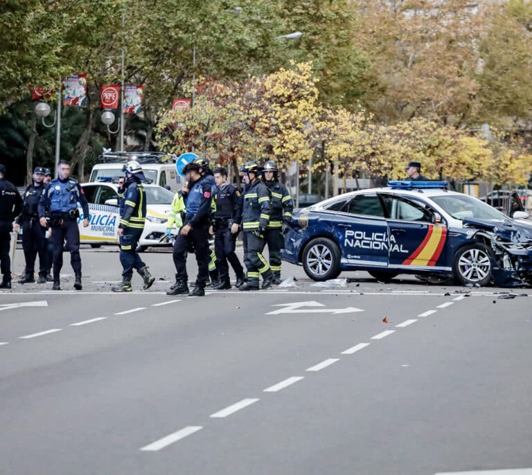 Un hombre dispara a otro por abrirle la puerta del portal a su mujer