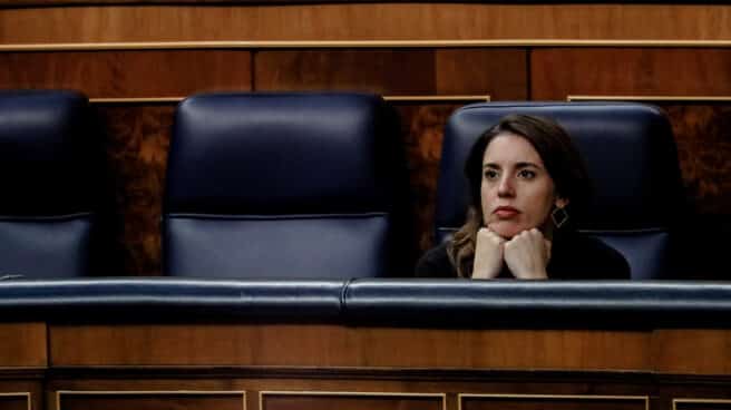 La ministra de Igualdad, Irene Montero, durante una sesión plenaria en el Congreso de los Diputados