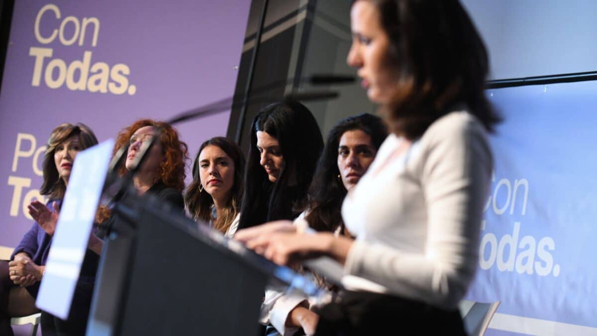 La secretaria general de Podemos y ministra de Derechos Sociales y Agenda 2030, Ione Belarra, interviene en el acto 'Con todas, por todas