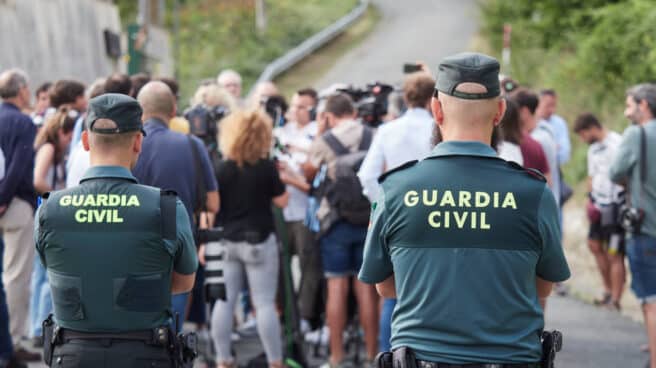 GUARDIA-CIVIL-NAVARRA-ALSASUA Varios Guardias Civiles en una concentración de apoyo a las Fuerzas y Cuerpos de Seguridad del Estado en Alsasua