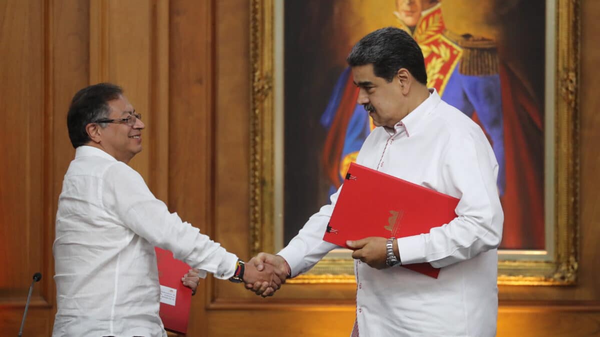 Gustavo Petro y Nicolás Maduro, en el Palacio de Miraflores