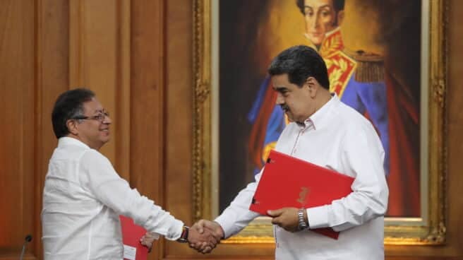 Colombia y Venezuela se reconcilian Gustavo Petro y Nicolás Maduro, en el Palacio de Miraflores
