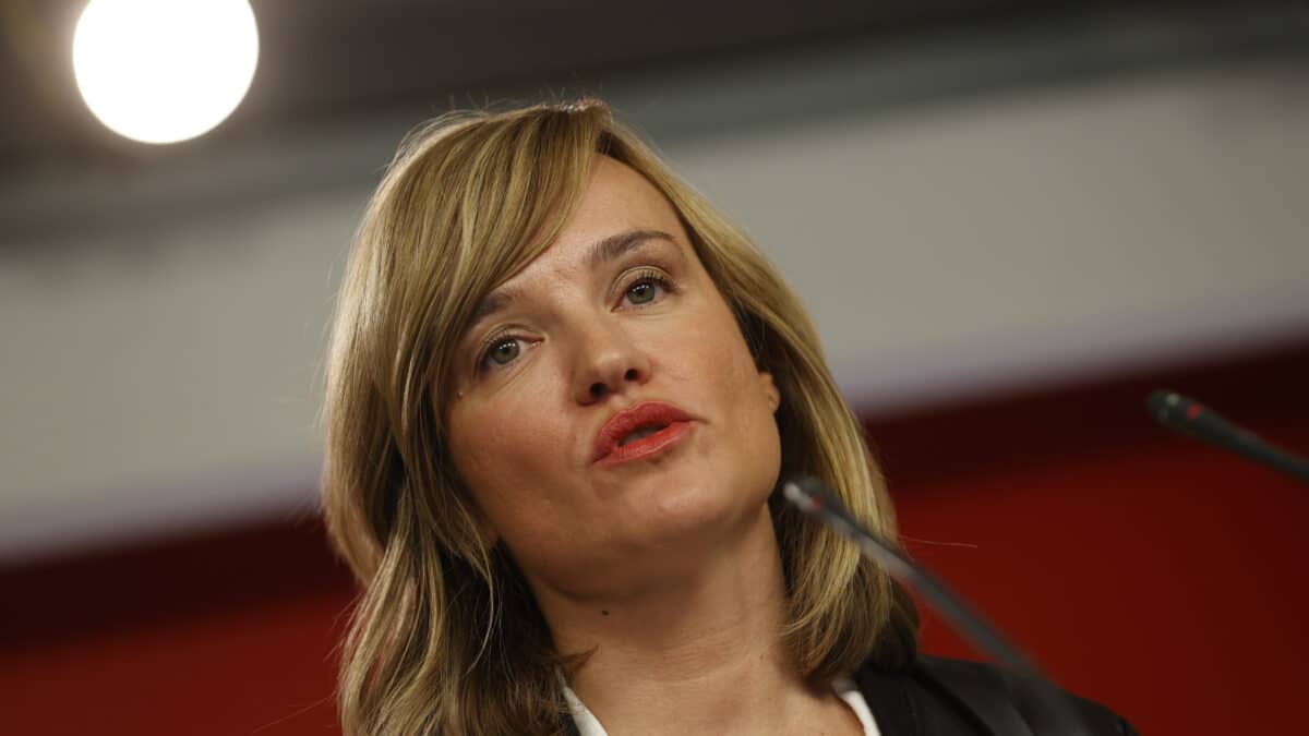 MADRID, 07/11/2022.- La portavoz del PSOE y ministra de Educación y FP, Pilar Alegría, durante la rueda de prensa que ofreció este lunes en la sede de Ferraz, Madrid. EFE/ Mariscal