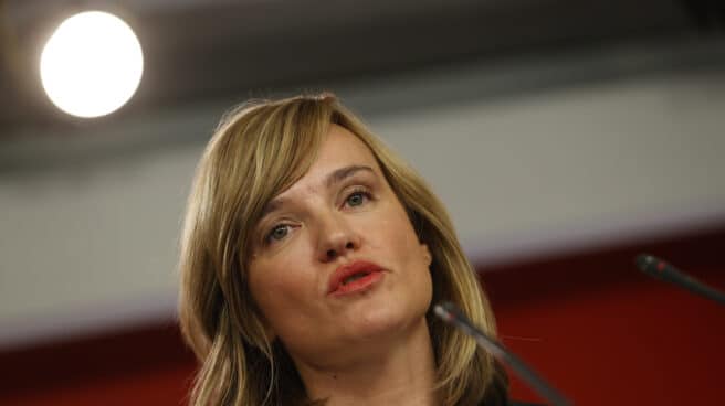 MADRID, 07/11/2022.- La portavoz del PSOE y ministra de Educación y FP, Pilar Alegría, durante la rueda de prensa que ofreció este lunes en la sede de Ferraz, Madrid. EFE/ Mariscal