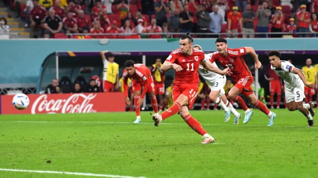 Bale anota de penalti en su debut en un Mundial