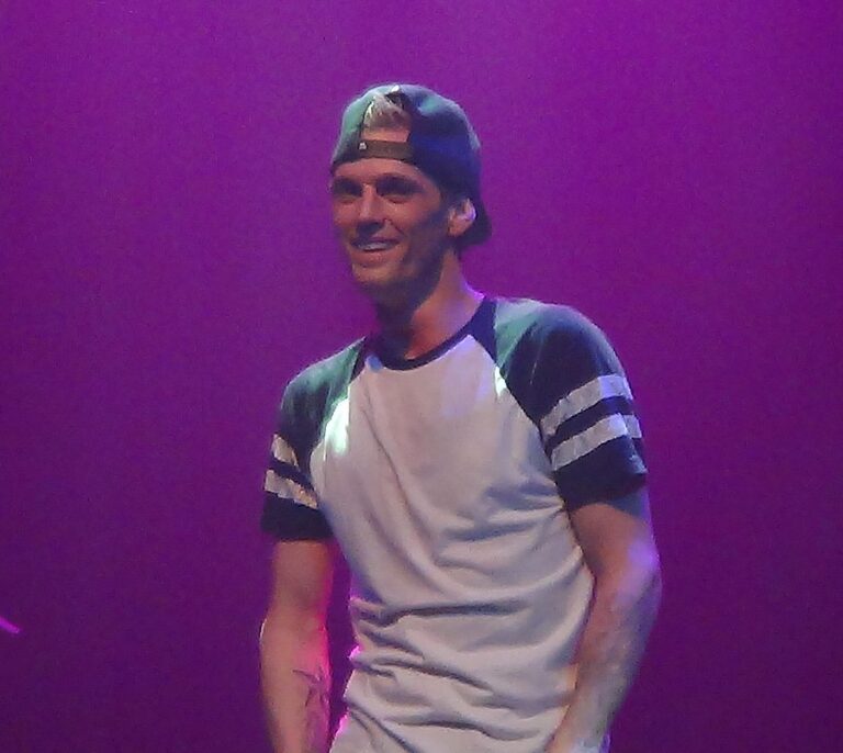 Hallan muerto a Aaron Carter, cantante y hermano de Nick Carter de los Backstreet Boys