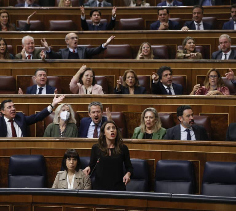 Gritos de dimisión para Irene Montero tras acusar al PP de "promover la cultura de la violación"