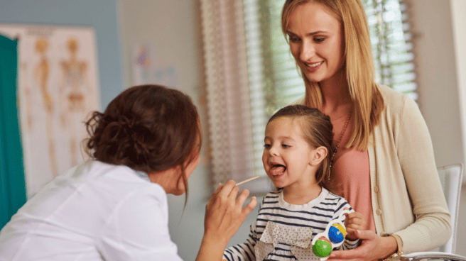 ¿Faringitis, amigdalitis, vegetaciones? Estas son las enfermedades de garganta que confundimos con facilidad en los niños. Una de las quejas más habituales de los niños es el dolor de garganta. Pero ¿a qué enfermedades suele deberse este síntoma tan común?