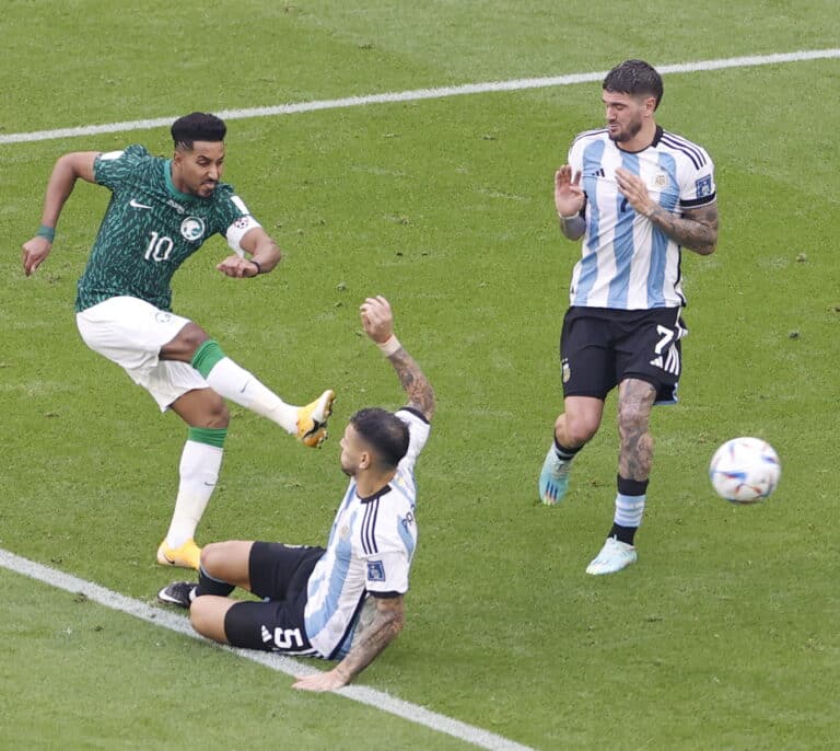 El golazo de Al Dawsari para poner a Argentina contra las cuerdas