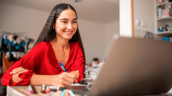 Las becas de Banco Santander para estudiar inglés el próximo verano en el Reino Unido. La entidad ofrece 100 becas en colaboración con British Council para aprender este idioma en una universidad británica.